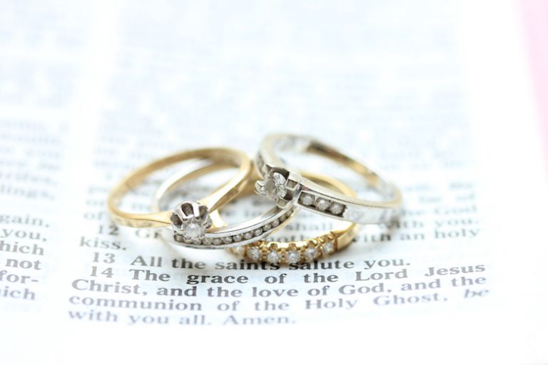 結婚指輪に「シルバー」はアリ！オススメの理由とお手入れ方法 | 花嫁ノート