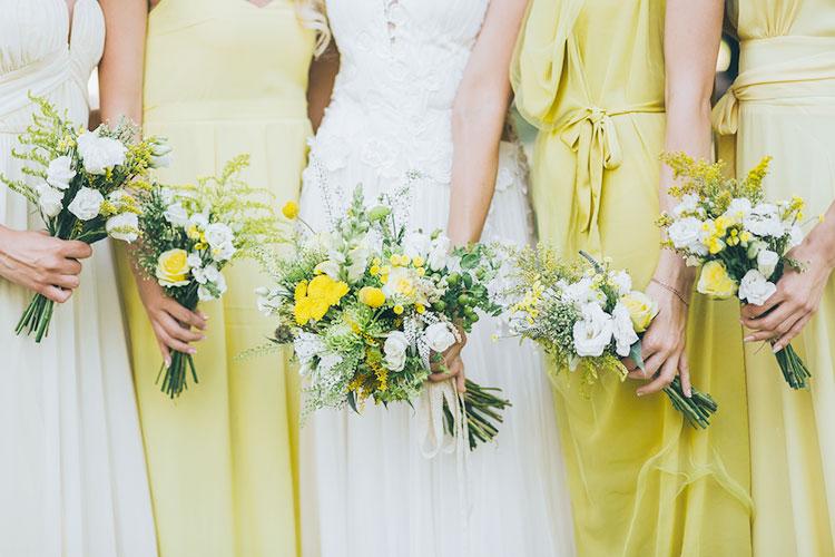 結婚式のテーマカラーを 黄色 に おしゃれなコーデアイディア 花嫁ノート